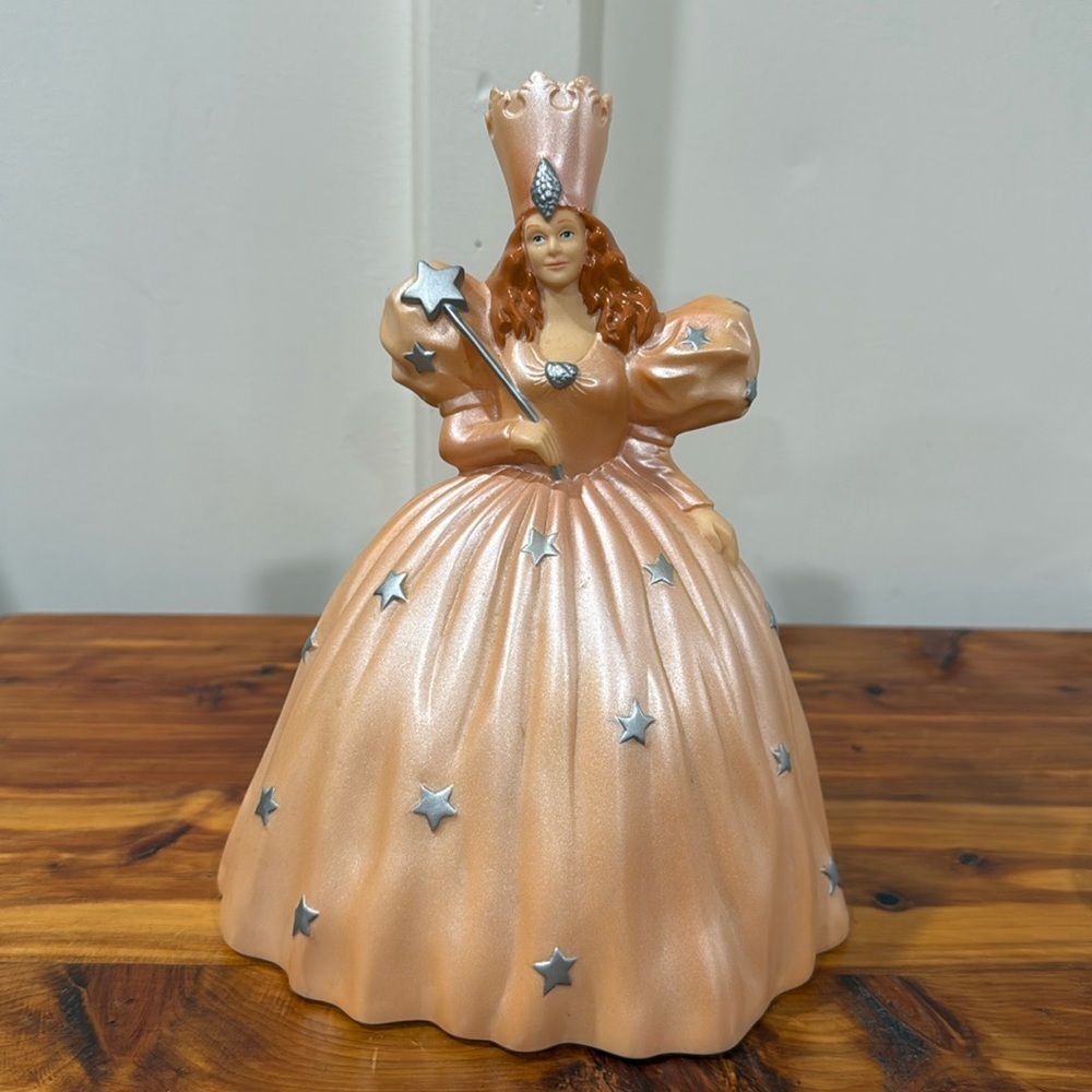 Vintage 1998 Wizard of Oz Glenda the Good Witch Plastic Bank